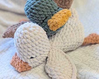 Handgemaakte gehaakte eendknuffel | Zacht polyestergaren, kinderkamerdecoratie, 10 inch