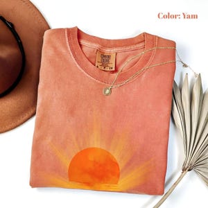 Comfort Colors Vintage Sunset T-Shirt, Retro Sunrise Shirt, Boho Beachy Vibes Tee, Sunshine Shirt Gift For Women, Sun Rays Tee, Summer Vibe.