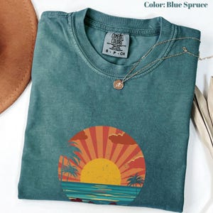 Comfort Colors Vintage Sunset T-Shirt, Retro Sunrise Shirt, Boho Beachy Vibes Tee, Sunshine Shirt Gift For Women, Sun Rays Tee, Summer Vibe.