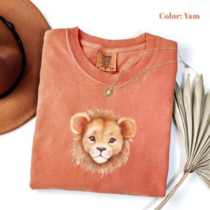 Comfort Colors Lion T-Shirt, Retro Lion Shirt, Animal Lover Tee, Nature Unisex Adult Shirt, Gift For Nature Lover.