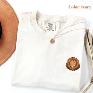 Comfort Colors Lion T-Shirt, Retro Lion Shirt, Animal Lover Tee, Nature Unisex Adult Shirt, Gift For Nature Lover.