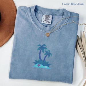 Comfort Colors Retro Tropical Island T-Shirt, Vintage Sunset Summer Shirt, Colorful Palm Tree Outfit, Beach Tee, Summer Vacation Tee Gifts.