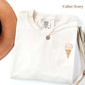 Komfort Farben Eistüte Shirt, Eis Shirt, süßes Aquarell Eis T-Shirt, Dessert Shirt, Geburtstag Shirt, Damen Sommer T-Shirt.