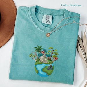 Comfort Colors Retro Tropical Island T-Shirt, Vintage Sunset Summer Shirt, Colorful Palm Tree Outfit, Beach Tee, Summer Vacation Tee Gifts.