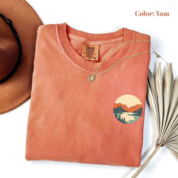 Comfort Colors Minimal Mountain Shirt, Tiny Nature Tee, Retro Outdoor T-Shirt, Minimalist Hiking Shirt, Nature Tee, Aesthetic Outdoorsy Top.