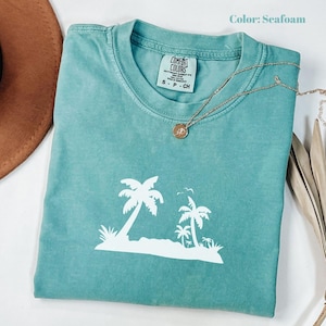 Comfort Colors Retro Tropical Island T-Shirt, Vintage Sunset Summer Shirt, Colorful Palm Tree Outfit, Beach Tee, Summer Vacation Tee Gifts.