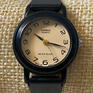 Vintage Casio Quartz Watch | Light Beige Dial, 21 cm, Working Condition, Classic Collectible Piece
