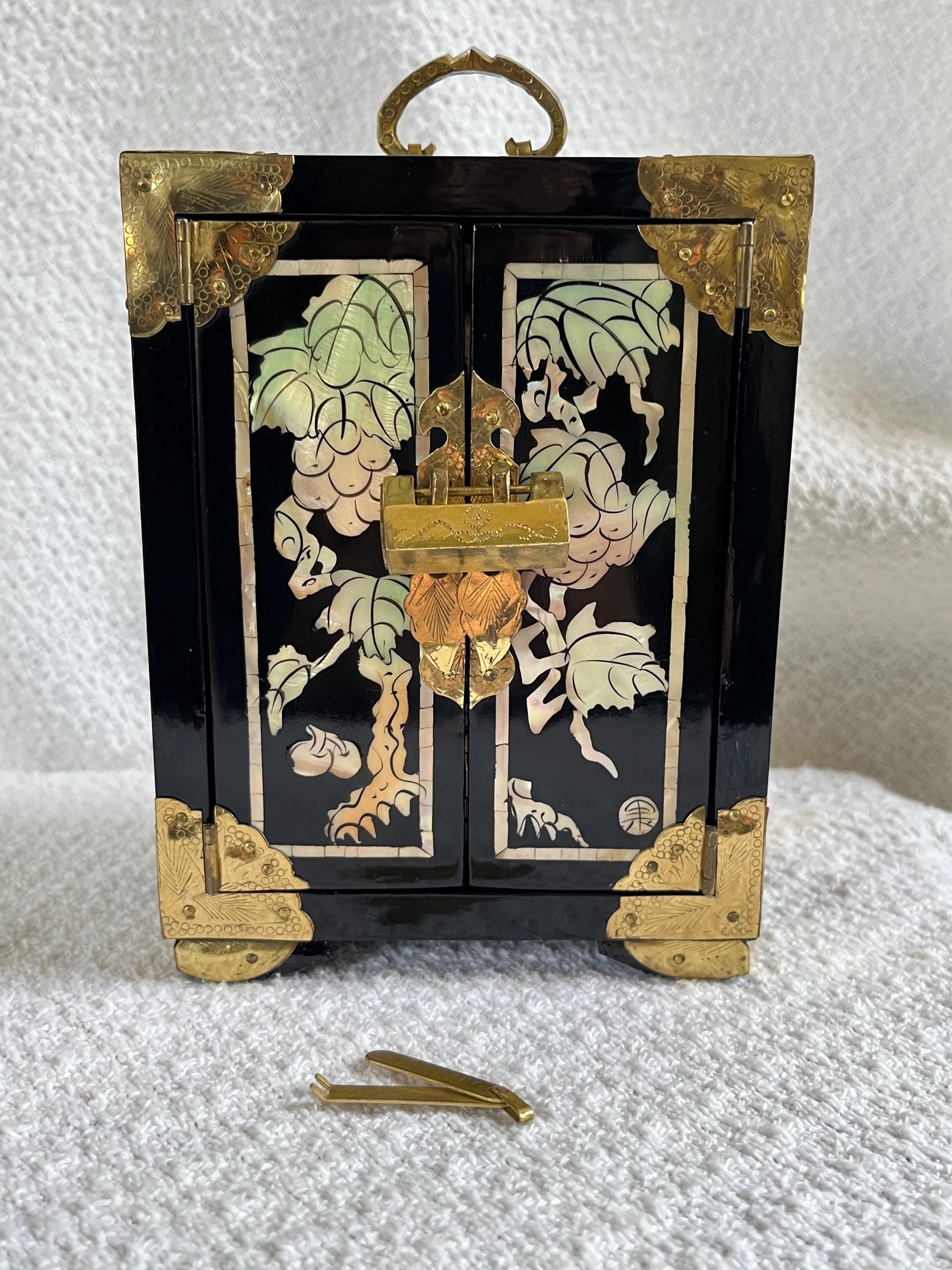【雛蔵】収納箱・アンティーク塗り Lacquered Lock Box - Etsy