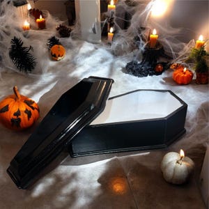 Coffin Trinket box with lid