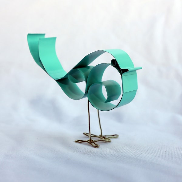 Baby bird made from recycled metal mini-blinds