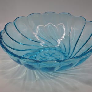 Vintage Hazel Atlas Capri Swirl Turquoise Bowl 9&quot; | Mid Century Modern 1960s Glass Serving Bowl | Retro MCM Collectible