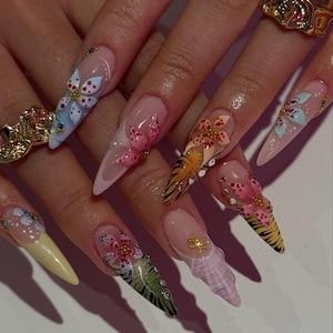 Luxury Jungle Press on Nails | Tropical Flower Nail Art | 3D