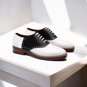 Bespoke New Classic, Hand Made Men&#39;s Stylish Two-Tone White Leather & Black Leather Lace Up Whole Cut Men&#39;s Formal Oxford Brogue Dress Shoes