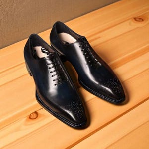 New Trendy Men&#39;s Classic Fashion Hand Made Black Genuine Cow Leather Lace Up Whole Cut Oxford Men&#39;s Party Wear Formal Dress Wedding Shoes