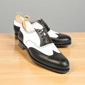 New Classic, Hand Made Men&#39;s Stylish Two-Tone White & Black Genuine Leather Lace Up Wing Tip Men&#39;s Formal Oxford Brogue Dress Party Shoes