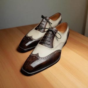 New Classic, Hand Made Men&#39;s Stylish Two-Tone Cream Leather & Brown Leather Lace Up Wingtip Men&#39;s Formal Oxford Brogue Party Wear Dress Shoe