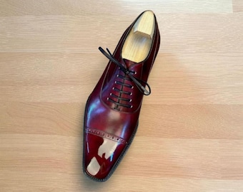 Scarpe Oxford Brogue in pelle bordeaux fatte a mano: abito formale da uomo per matrimoni