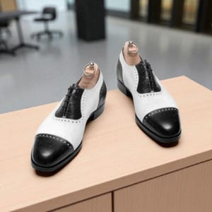 New Men&#39;s Real Leather, Classic Hand Made Two Tone Black & White Genuine Leather Lace Up Cap Toe Oxford Brogue Formal Men&#39;s Dress Shoes