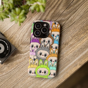 Funda para teléfono Labubu con diseño de monstruos kawaii coloridos, linda funda de dibujos animados para iPhone y Samsung, estilo ACGN, funda pop art para fanáticos de la moda.