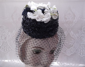 Vintage 1940s 1950s Hat Tilt Veil Blue Cellophane Straw Flowers Petite