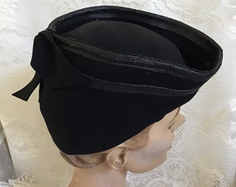 Vintage 1940's Hat Black Tilt Art Deco Style Wool Felt No Makers Label or Tag