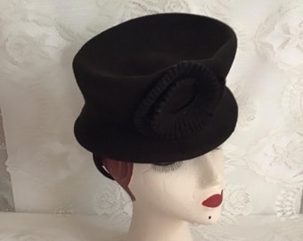 Vintage 1940's Hat Dark Brown Art Deco Tilt Style All Wool *New York Creation* Label