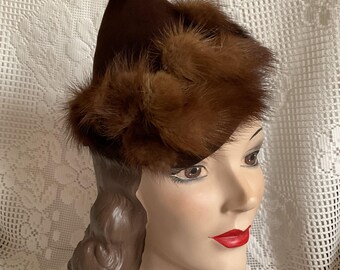 Vintage 1930's Hat Art Deco Dark Brown Adorned With Genuine Mink Fur No Makers Label Or Tag