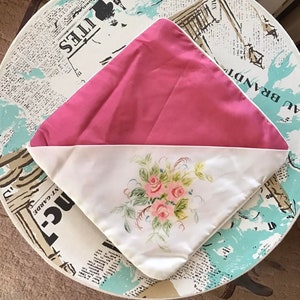 Vintage 1950's Pouch Painted Hand Flowers On Satin Can Hold Love Letters/ Stockings/Hankies/Jewelry/Money And Más