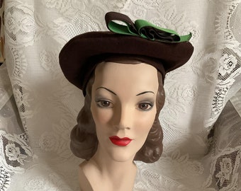 Vintage 1940's Hat Dark Brown With Green Wool Felt No Makers Label Or Tag