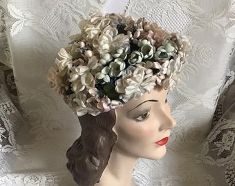 Vintage 1950's Hat Dusty Mauve And Off White Floral With Green Leaves Hat Base Is Blue No Tags