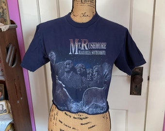 Vintage 1990's T Shirt Cut Off Shortie Crop Top Style Dark Blue *Mt. Rushmore* Presidents And Wolves