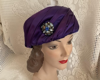Vintage 1950's 1960's Hat Turban Style Pillbox Deep Dark Purple With A Dark Blue Hue Adorned With Sparkly Stones Sold As Is!!