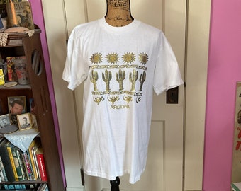 Vintage 1990's T Shirt White With Gold COLOR Design *Arizona* 100% Cotton Tagged Size Large See Measurements