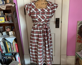 Vintage 1970's Dress Green Red Gold Plaid With Belt Size Tag Reads 13 BUT Please See Measurements