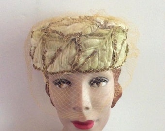 Vintage 1950s Hat Green Leaf Design Glitter Pillbox Veiling