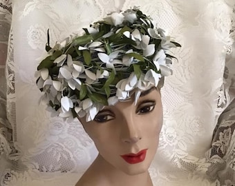 Vintage 1950's 1960's Hat White Floral With Green Leaves Open Crown Pillbox