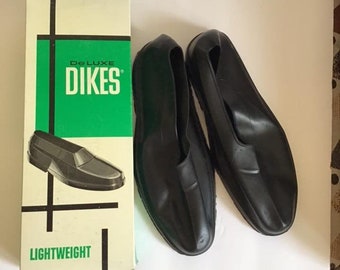 Vintage 1970's Overshoes Men's Black All Rubber *Deluxe Dikes* Brand In Original Box Lightweight Size Small 7-8 1/2