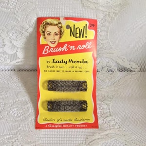 Vintage 1950's Hair Rollers/Curlers Deadstock On Original Card (Datato 1958) di Lady Mervin Set di 2 bigodini/ rulli