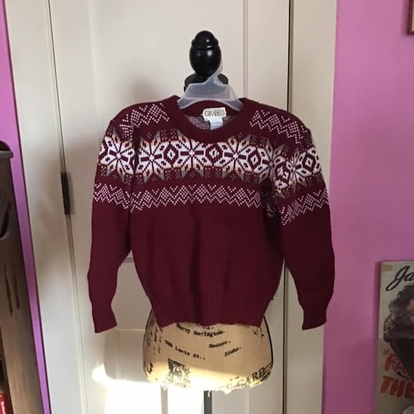 Vintage 1970's 1980's Sweater Pullover YOUNG BOYS SIZE Fair Isle Burgundy Color *Gimbels* Made In Italy Acrylic Youth Size Small