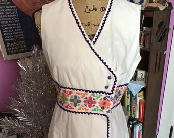 Vintage 1960's 1970's Dress *Gay Gibson* Rick Rack & Multi-Color Floral Chicken Scratch Needlework Adorn This Off White Sleeveless Dress