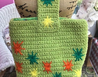 Vintage anni 1970 Handbag Borsa a mano a maglia cucita filato verde luce giallo/arancione/verde Starburst fodera floreale tessuto Hippie Festival Funky