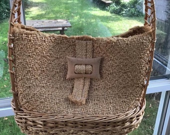 Vintage 1960s 1970s Handbag Large Basket Purse Straw Wicker Jute Light Natural Brown Snaps Closed