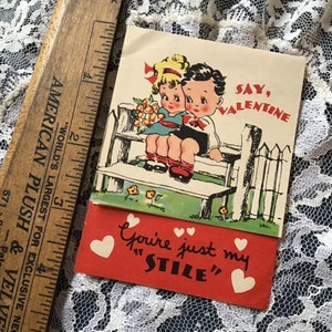 Vintage 1930's 1940's Valentine Cards Linda Pareja en un park Bench Paper Ephemera Memorabilia Collectible Scrap Booking Arts Crafts Repurpose