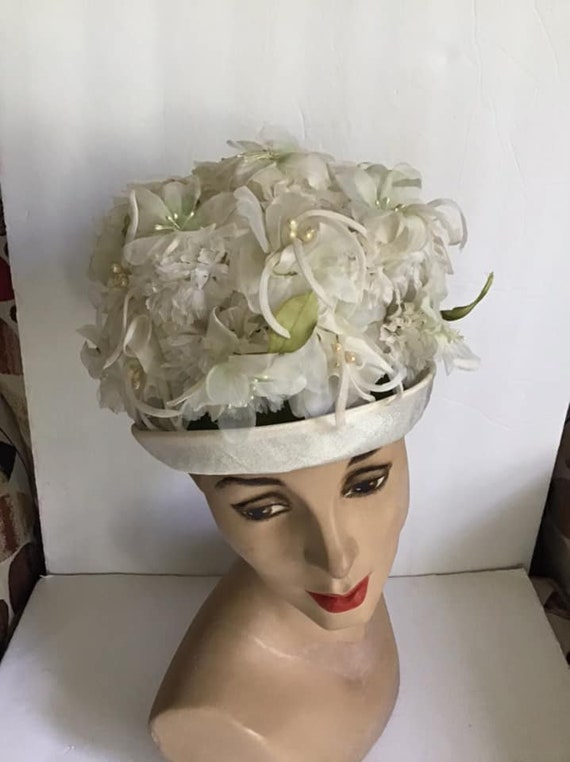Vintage 1960's Hat White Floral Bucket Style Hat *
