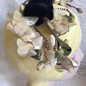 Vintage 1950's 1960's Headpiece Millinery Cream Color Flowers With Black Velvet Bow image 2