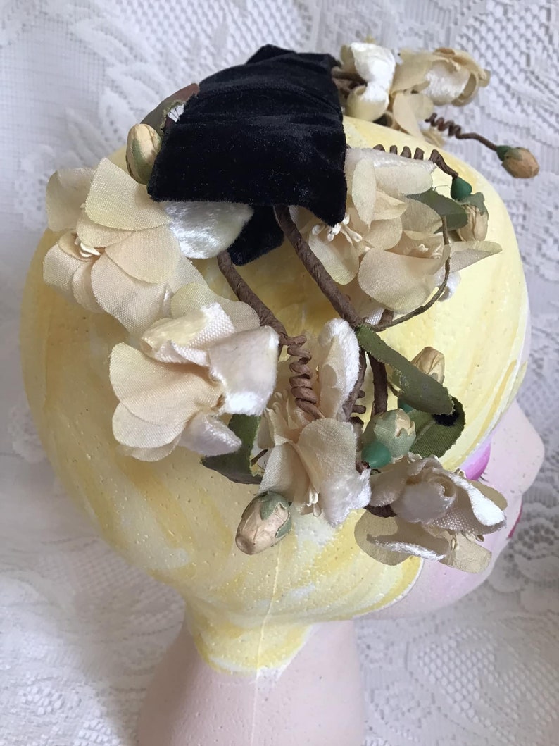 Vintage 1950's 1960's Headpiece Millinery Cream Color Flowers With Black Velvet Bow image 2