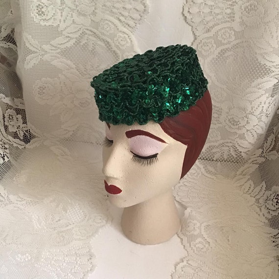 Vintage 1960's Hat Pillbox Emerald Green Sequin H… - image 10