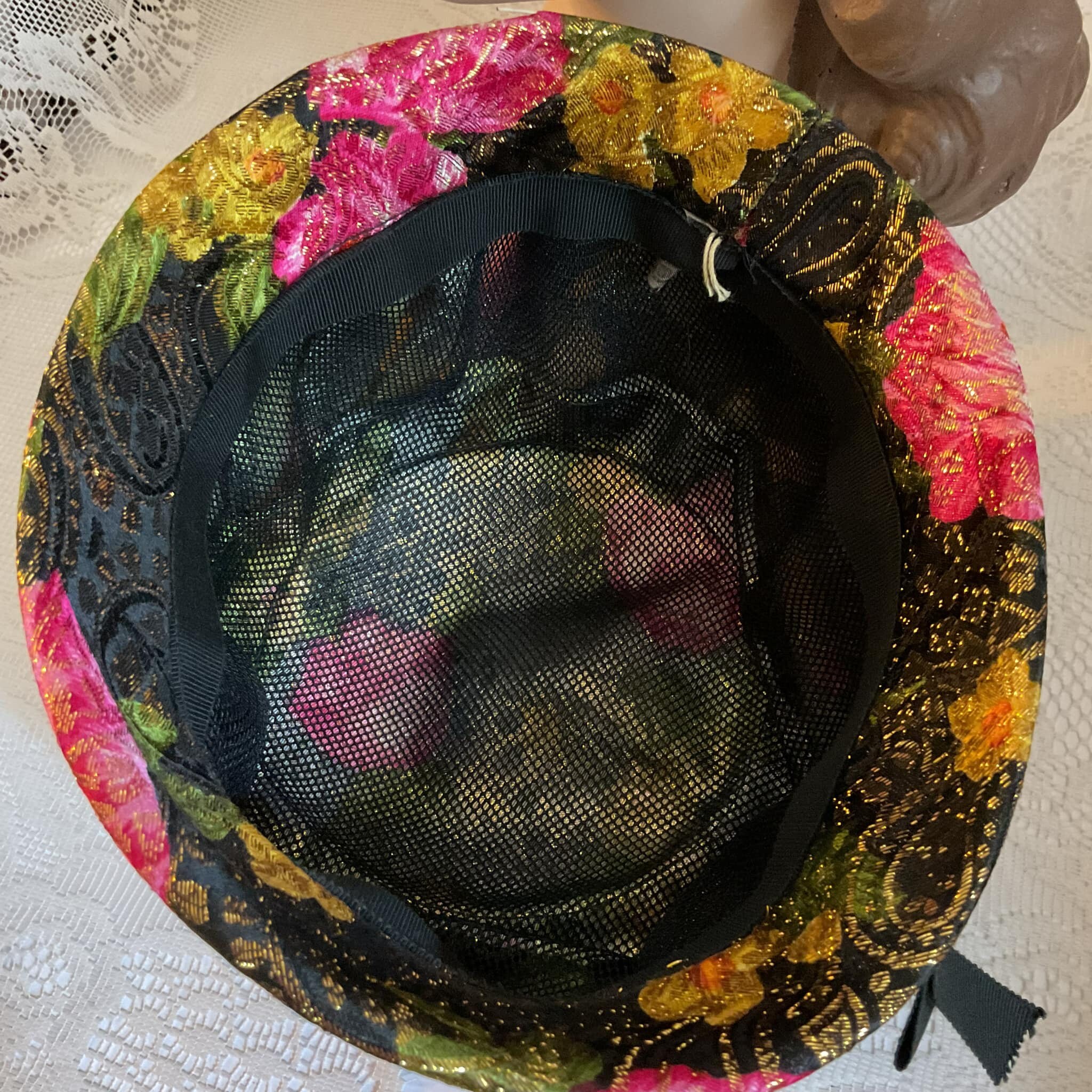 60s Metallic Hat Floral Gold Red Yellow Black Vintage Vintage 1960 main image 2