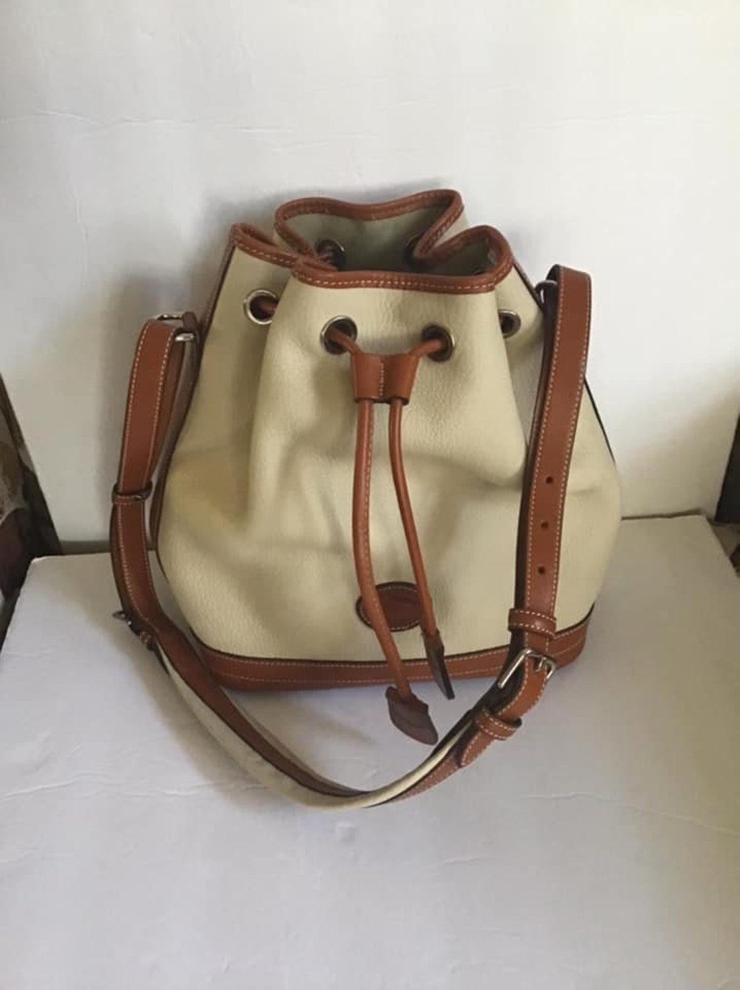 Vintage 1990's Y2K Purse Drawstring Shoulder Bucket Bag *dooney