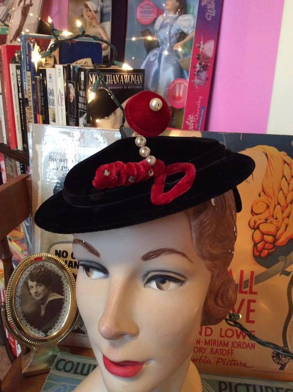 Vintage 1950s Hat Black Velvet With Red Velvet Ad… - image 1